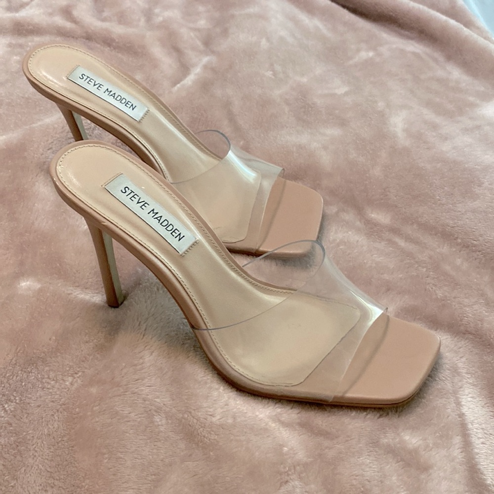 Steve Madden Signal Heel